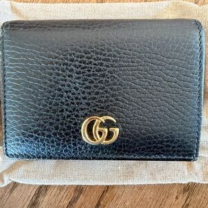 Gucci GG Marmont card case wallet black leather with gold hardware